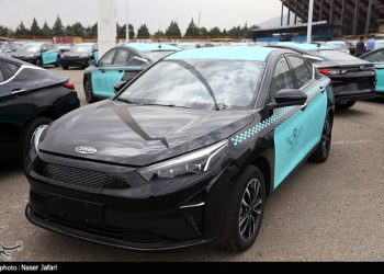 دولت با اجرای ماده ۱۲ مانع از افزایش کرایه تاکسی برقی شود