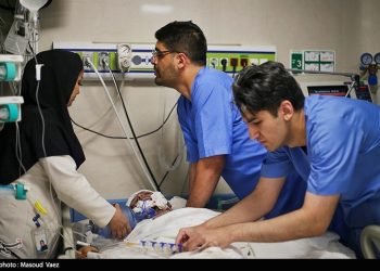 نظام سلامت پزشک‌سالار است/تفاوت در پرداختی بین پزشک و پرستار